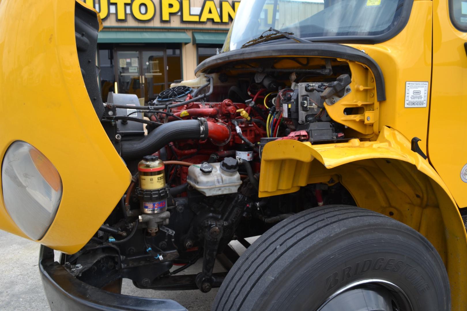 2018 YELLOW /BLACK FREIGHTLINER M2-106 with an CUMMINS B6.7L 220HP engine, ALLISON 2200RDS AUTOMATIC transmission, located at 9172 North Fwy, Houston, TX, 77037, (713) 910-6868, 29.887470, -95.411903 - Photo#10